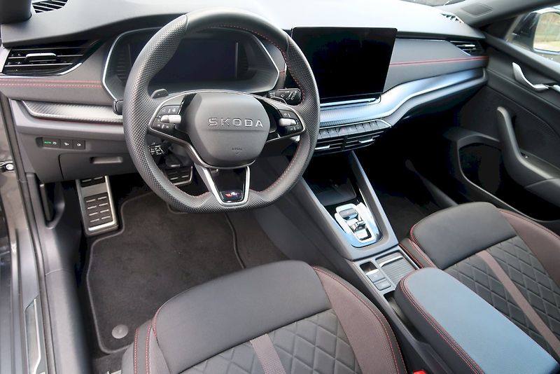Škoda Octavia (2025) COMBI RS 2,0 TSI 195kW DSG - fotka 19 z 29