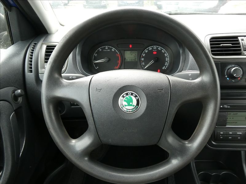 Škoda Fabia 1,2 HTP 1.MAJITEL, klimatizace - fotka 22 z 27