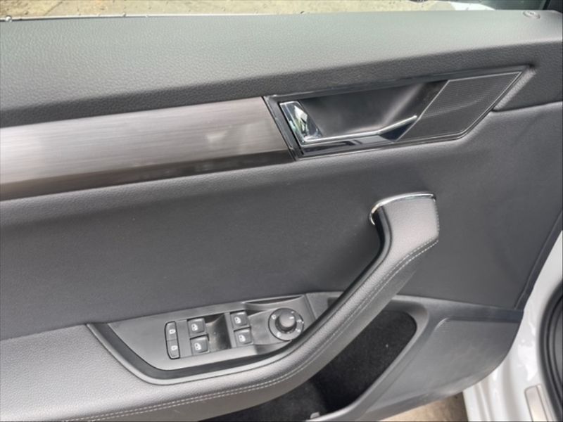 Škoda Superb 2,0 TSI Style AT - fotka 11 z 11
