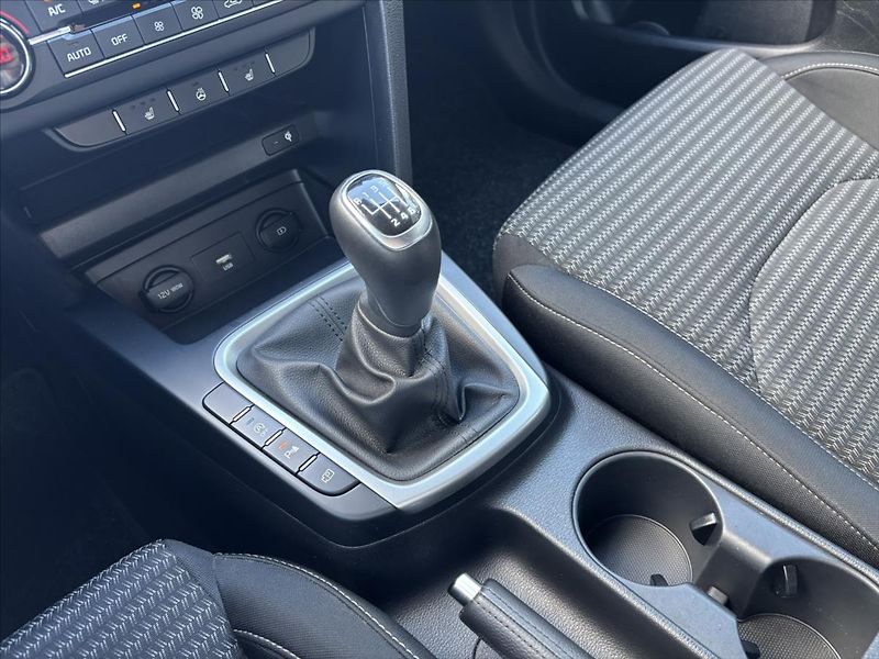 Kia Ceed 1,5 TGDi TOP ZÁRUKA TOP STAV - fotka 30 z 42