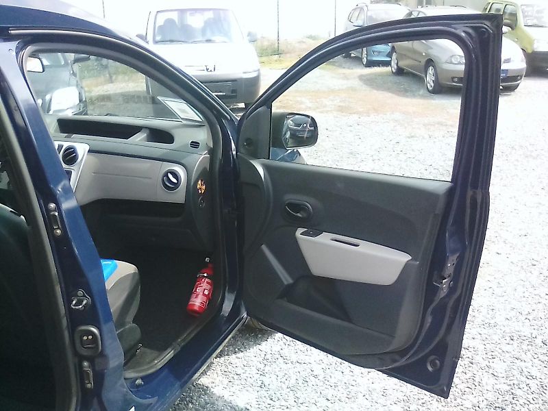 Dacia Dokker (2013) 1.6 MPi Ambiente, 1.majitel - fotka 19 z 31