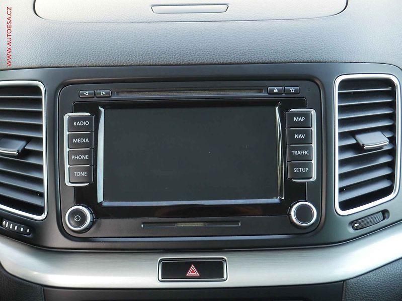 Volkswagen Sharan (2012) 2.0TDi, AT, navi, bixen - fotka 11 z 17