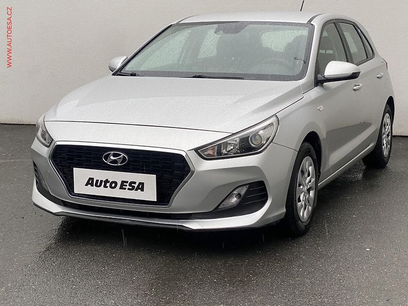 Hyundai i30 (2019) 1.4 CVVT, ČR, AC, park.asist - fotka 3 z 17
