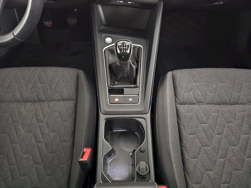 Volkswagen Golf (2024) 1,5 TSI 85kW LIFE - fotka 21 z 27