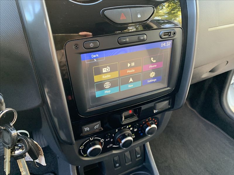 Dacia Duster 1,6 i ČR,SERVISKA - fotka 11 z 18