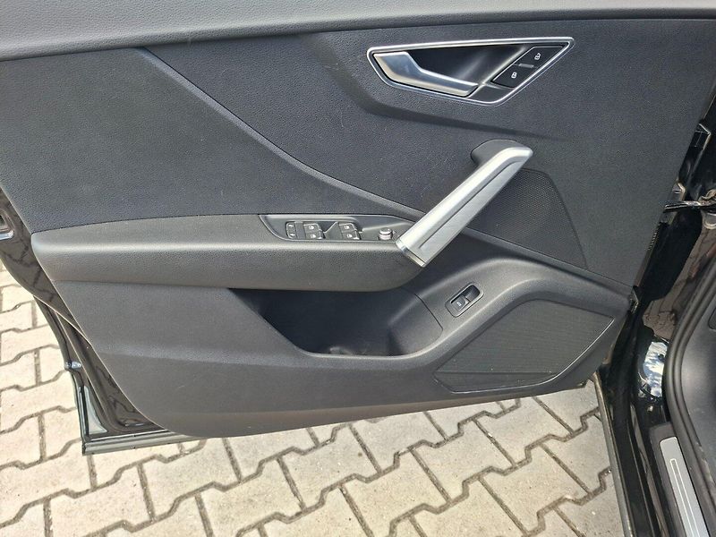 Audi Q2 (2016) 2.0TDI 140kW 7A QUATTRO S-LINE - fotka 28 z 47