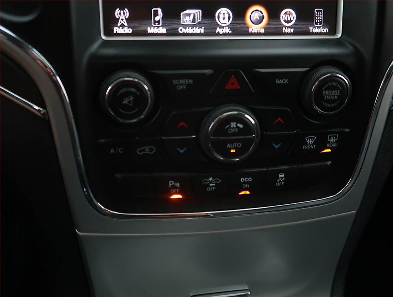 Jeep Grand Cherokee (2015) Overland 3.0 CRD, 4X4 - fotka 17 z 29