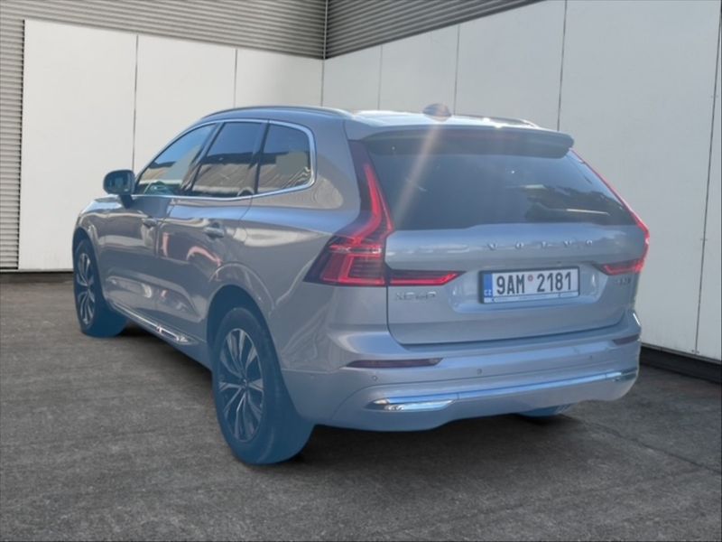 Volvo XC60 2,0 B5 D Plus Bright AWD AT - fotka 4 z 11