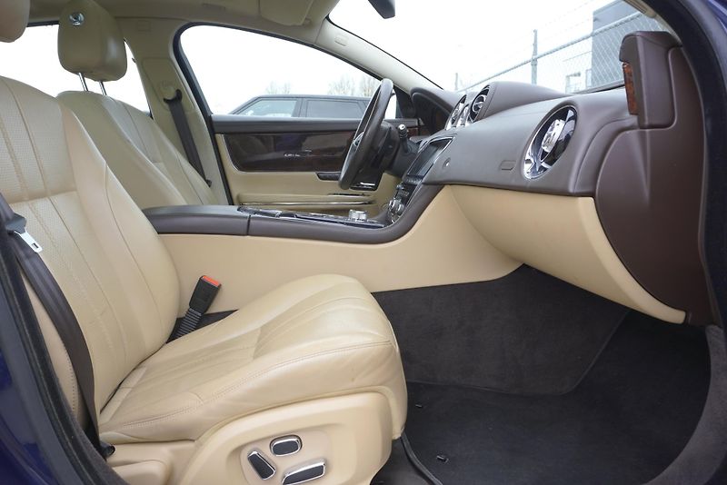 Jaguar XJ 5.0 V8 PREMIUM LUXURY - fotka 44 z 53