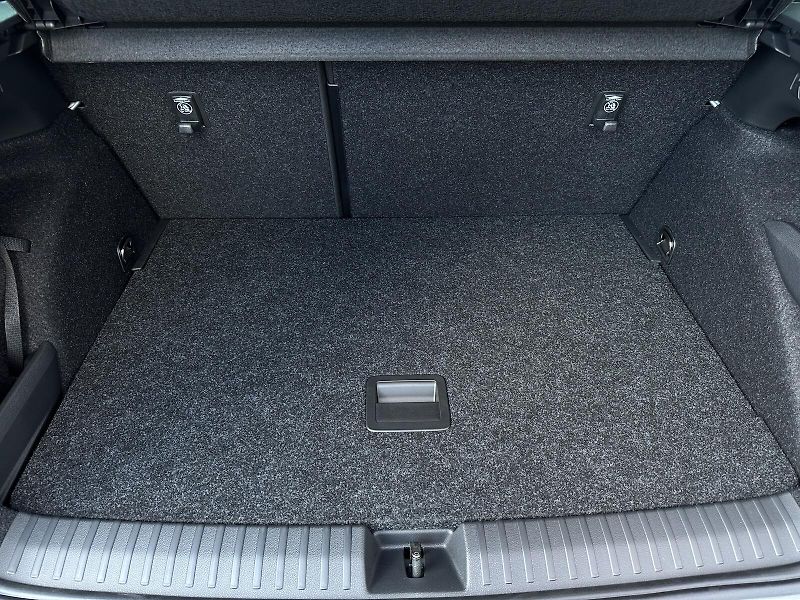 Škoda Kamiq 1.0TSi DSG Monte Carlo 116PS M - fotka 44 z 47