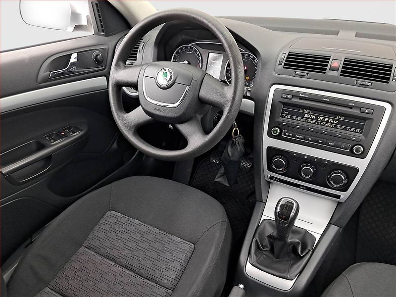 Škoda Octavia (2011) 1.6 TDI 4x4, 4X4, Tempomat - fotka 7 z 17