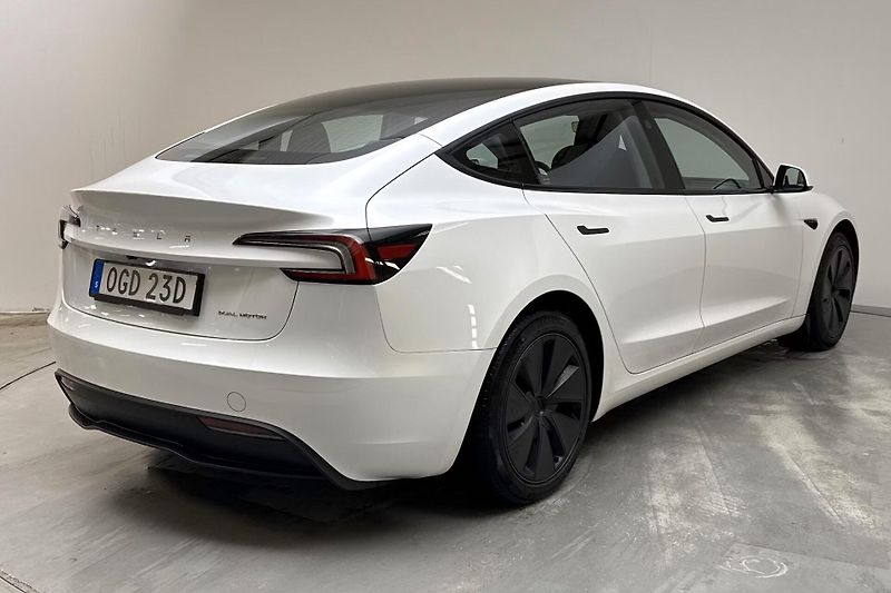 Tesla Model 3 Long Range AWD Highland Tažné - fotka 4 z 20