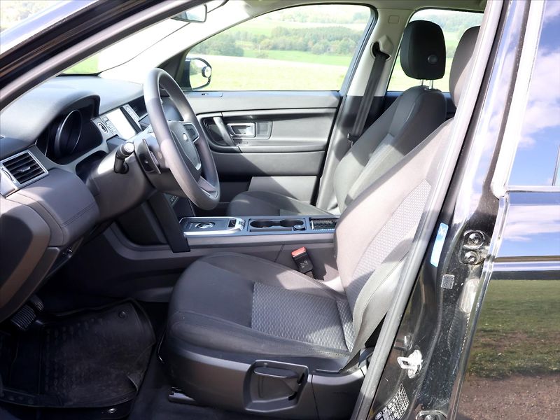 Land Rover Discovery Sport 2,0 TD4 110kW 4WD Automat - fotka 11 z 32