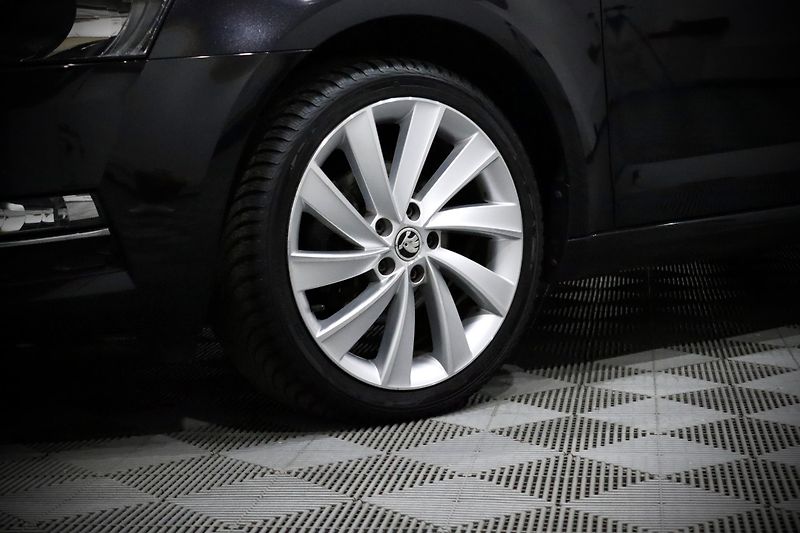 Škoda Octavia 3 FL Combi 1.4 TSI 110 kW - fotka 8 z 37