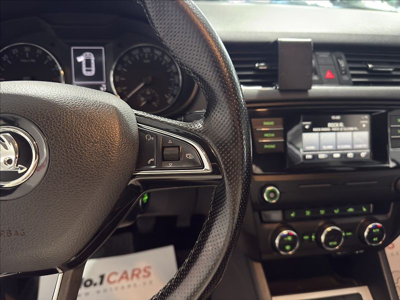 Škoda Octavia 1,6   TDI KEY-LESS TAŽNÉ ČR - fotka 13 z 29