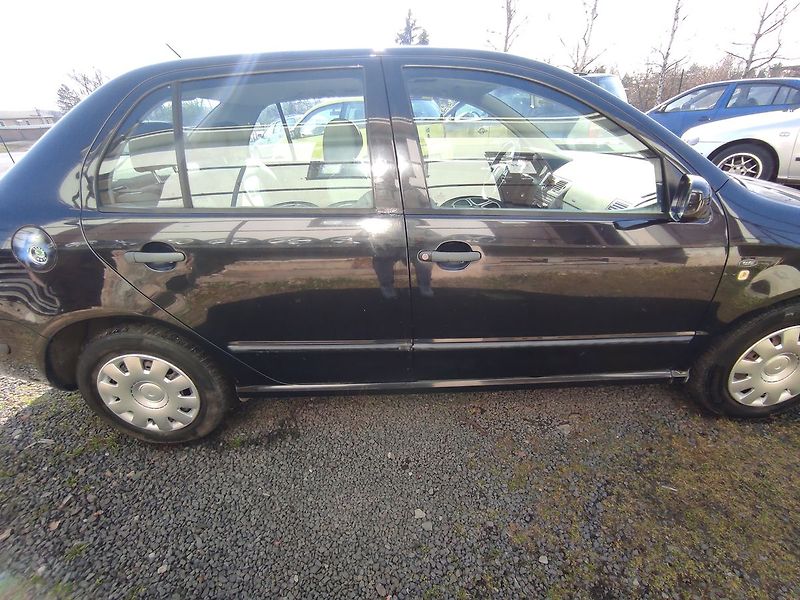 Škoda Fabia 1.4 MPI Comfort - fotka 7 z 25