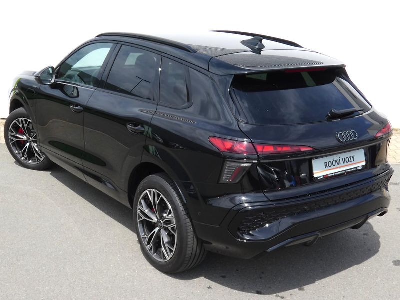 Audi Q3 (2026) S-Line e-hybrid 200 kW - fotka 14 z 29