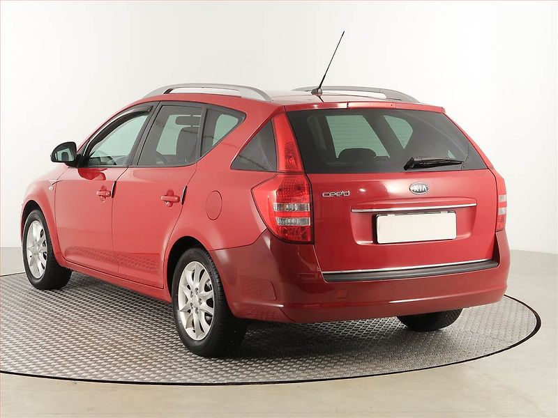 Kia Ceed (2009) 1.6 CVVT, nová STK, dobrý stav - fotka 4 z 16