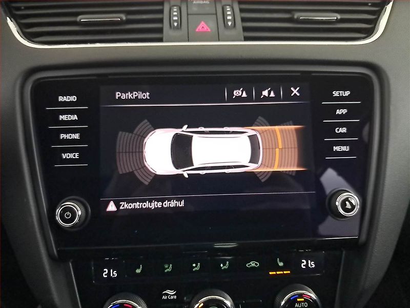 Škoda Octavia (2018) 1.8 TSI, Automat, Tempomat - fotka 18 z 21