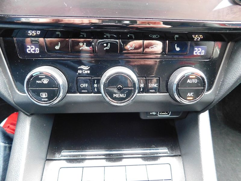 Škoda Octavia (2019) III 1.6 TDi ČR - fotka 17 z 36
