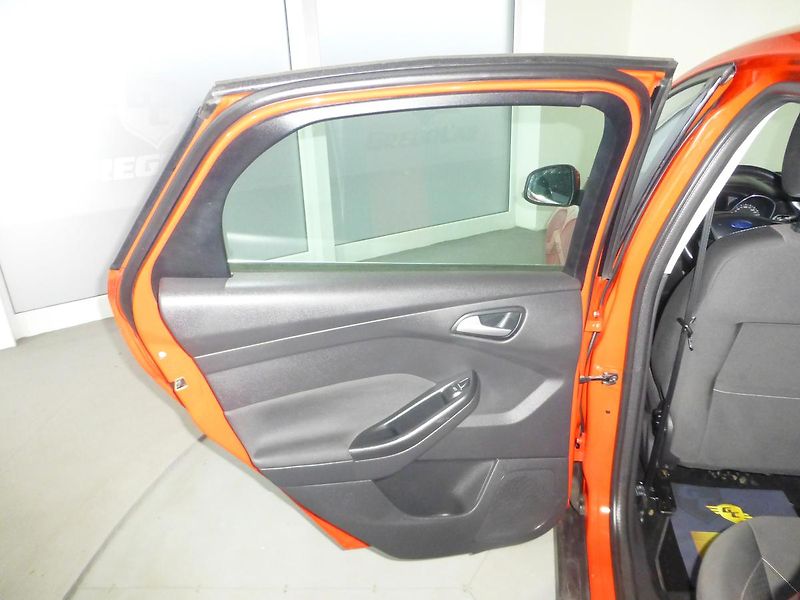 Ford Focus (2015) 1,5T-110KW*ALU*PARK.S*PŮVOD ČR - fotka 13 z 25