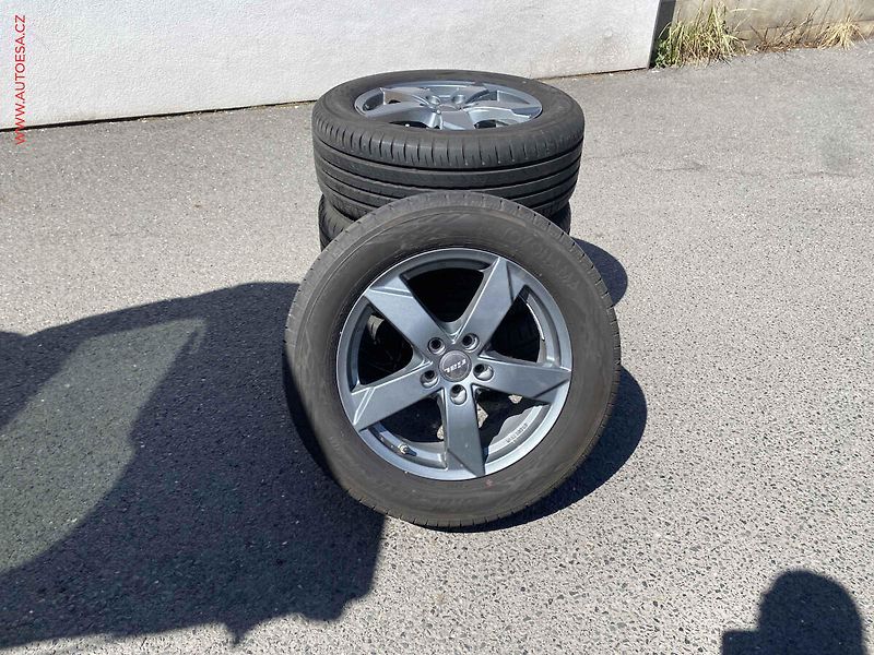 Ford Kuga (2018) 1.5 EB, Trend, TZ - fotka 16 z 16