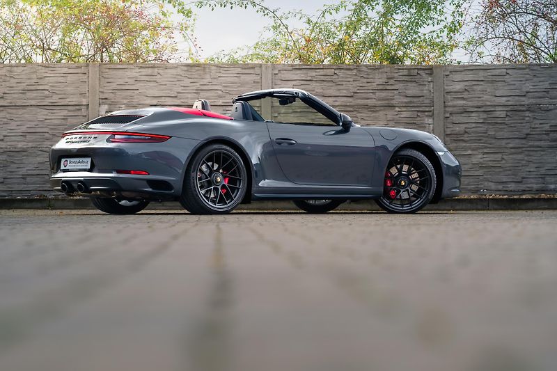 Porsche 911 Carrera 4 GTS Lift 331kWCabrio - fotka 13 z 52