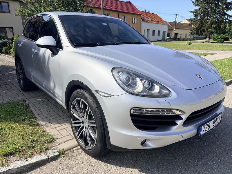 Porsche Cayenne DIESEL 3.0 V6 180KW - fotka 2 z 42