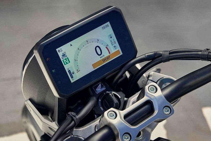 Honda CB1000F bude v nabídce značky jediným čtyřválcovým litrem, který nemá sportovní zaměření.