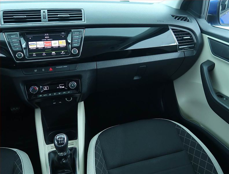 Škoda Fabia (2015) Ambition Plus 1.2 TSI - fotka 8 z 17
