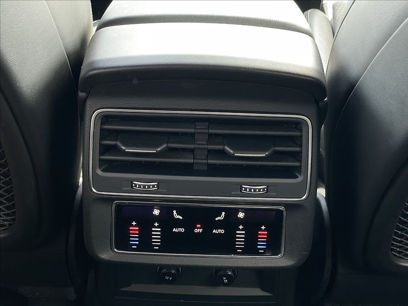 Audi Q7 3,0 50 TDI quattro S line TZ - fotka 14 z 25