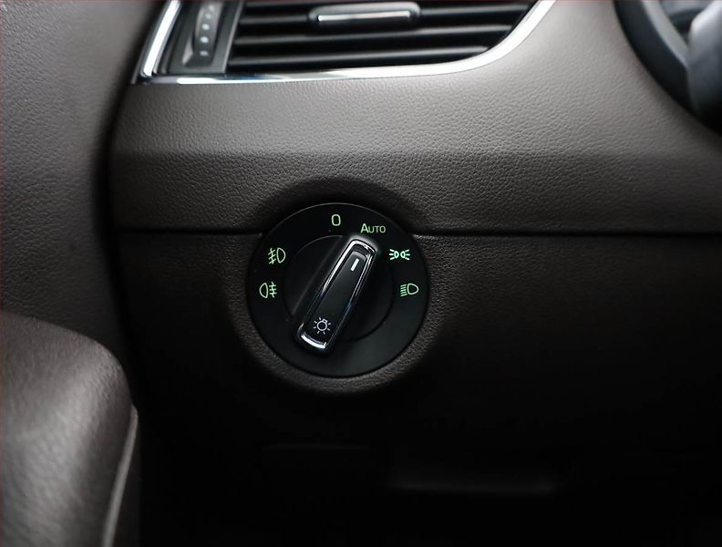 Škoda Octavia (2017) Laurin&Klement 2.0 TDI 4x4 - fotka 16 z 17