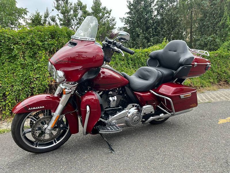 Harley-Davidson FLHTK Electra Glide Ultra Limited 1868 (2020) - fotka 4 z 16