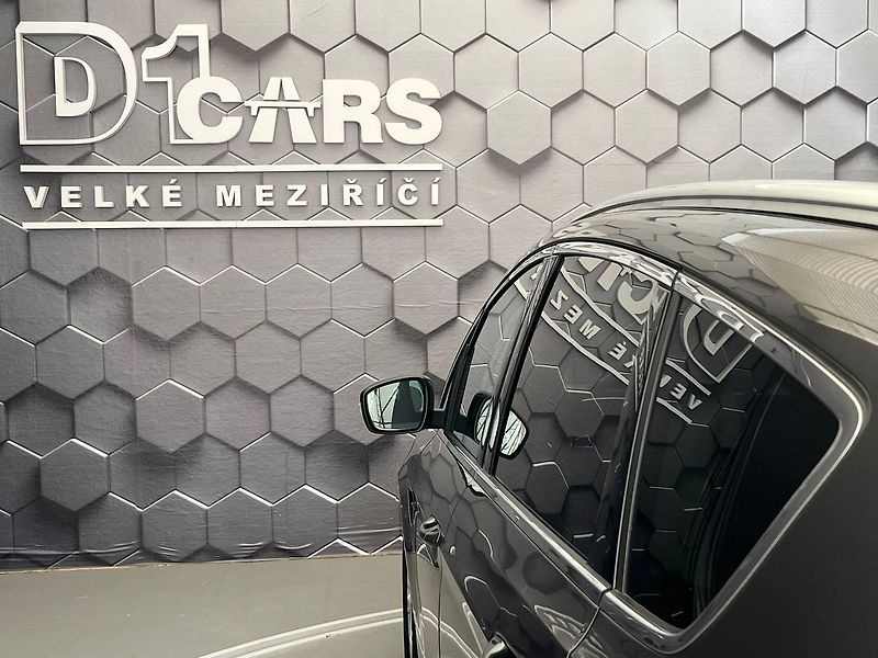 Ford S-MAX 2,5 HEV Titanium 7míst - fotka 35 z 70