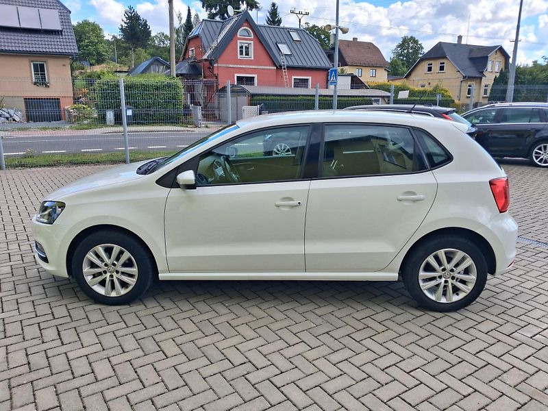 Volkswagen Polo (2016) 1,0MPi POUZE 65t.km! VYHŘ.SED. - fotka 4 z 45