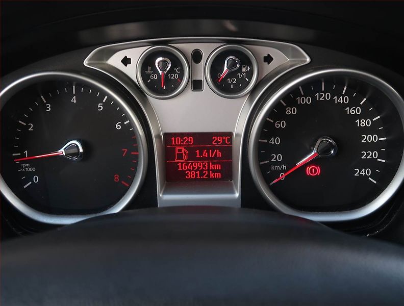 Ford Focus (2008) 1.6 16V, po STK, plně pojízdný - fotka 11 z 16