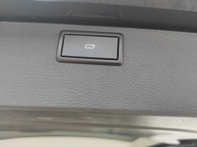 Volkswagen Multivan 2,0TDi DSG,4x4,Highline,7 míst - fotka 58 z 59