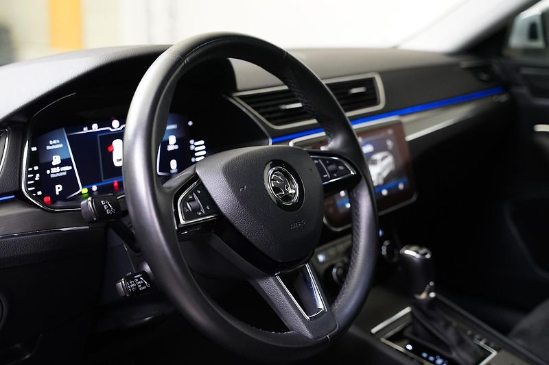 Škoda Superb - fotka 14 z 27