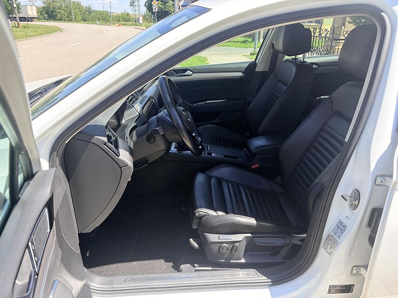 Volkswagen Passat 2.0TDI 110KW HIGHLINE DSG LED - fotka 13 z 46
