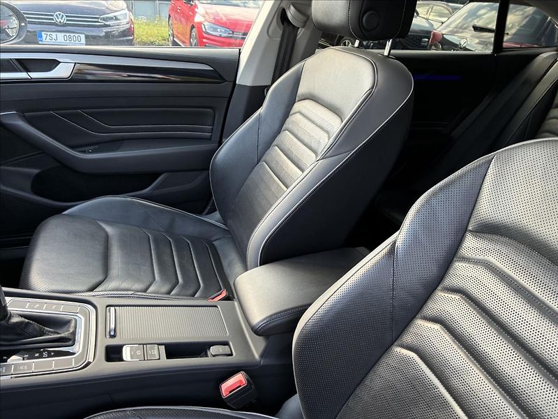 Volkswagen Arteon 2,0 WEBASTO,TAŽNÉ,PANORAMA - fotka 11 z 40