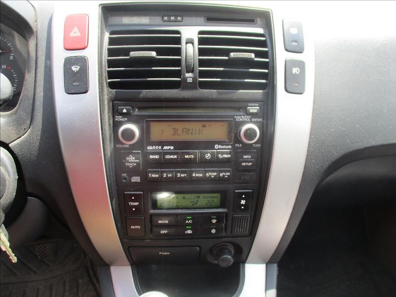 Hyundai Tucson 2,0 CRDi, 4x4,  klimatizace, - fotka 15 z 23