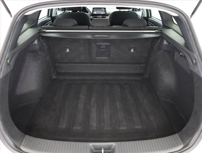 Hyundai i30 (2023) 1.0 T-GDI, Automat, Serv.kniha - fotka 16 z 17
