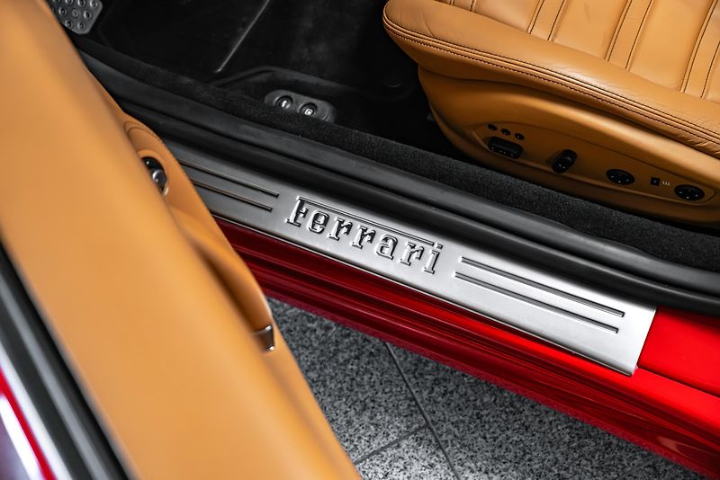 Ferrari California ROSSO CORSA/KAMERA/ - fotka 19 z 22