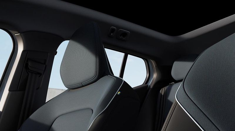Volvo EX30 (2026) P8 AWD ULTRA AUT - fotka 6 z 20