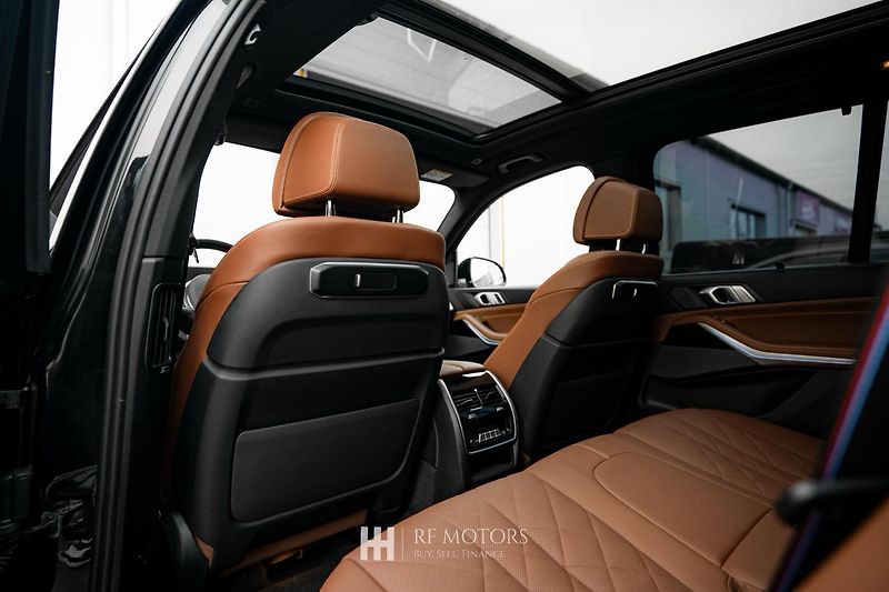 BMW X5 (2024) xDrive40i mHEV 280kW - fotka 36 z 55