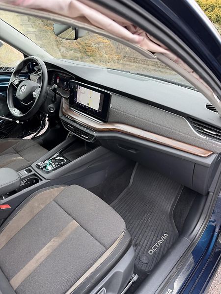 Škoda Octavia SCOUT 2,0TDi 147kW 4x4 aut. - fotka 9 z 13