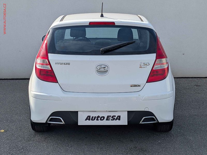 Hyundai i30 (2009) 1.6CRDi, ČR, Klima - fotka 5 z 14