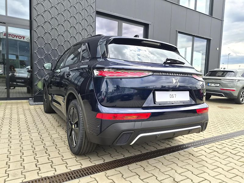 DS Automobiles DS7 (2026) PERFORMANCE LINE 1.5 BlueHDi - fotka 18 z 29