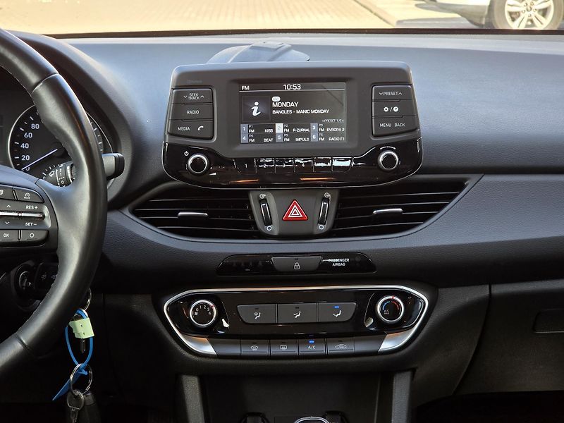 Hyundai i30 (2019) 1,4i 73kW HB - fotka 17 z 19