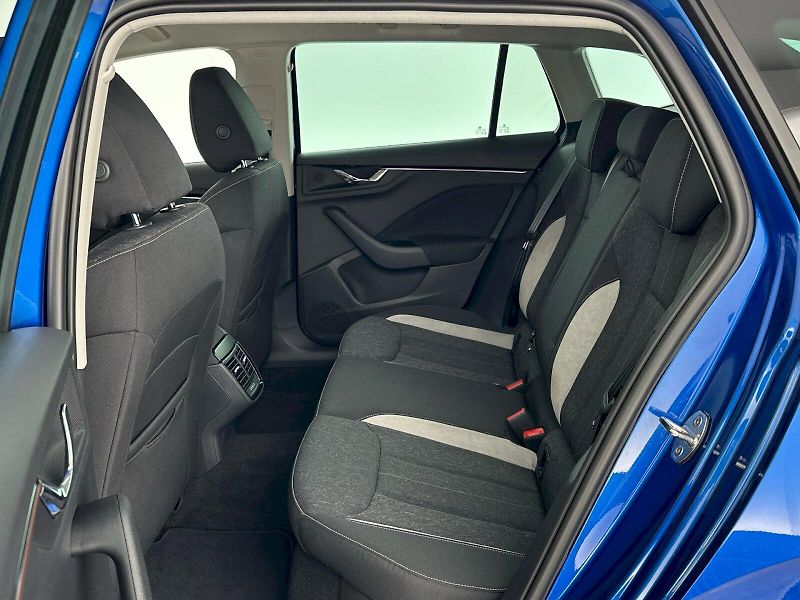 Škoda Scala (2025) 1.0TSI 85kW Top Selection - fotka 8 z 32